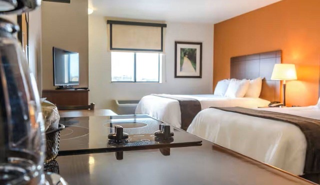 Comfortable Suites with Kitchenettes Near HAPO Center and Event Sites in Pasco
