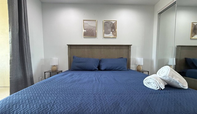 Comfy Cali Condo - Sleeps 8