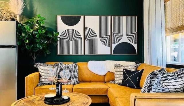Compass SOUTH! A Boho Bungalow Fast Wi-Fi A/C