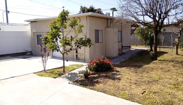 Cottage Near Beach LAX Wifi Freeway Disney Mall Northrop Stadium SpaceX