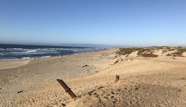 Country Inn & Suites by Radisson, Monterey Beachfront-Marina, CA