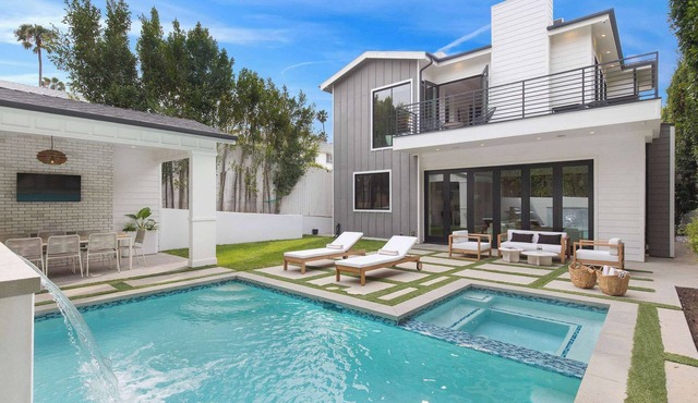 Courtney Manor by Stay Awhile Villas