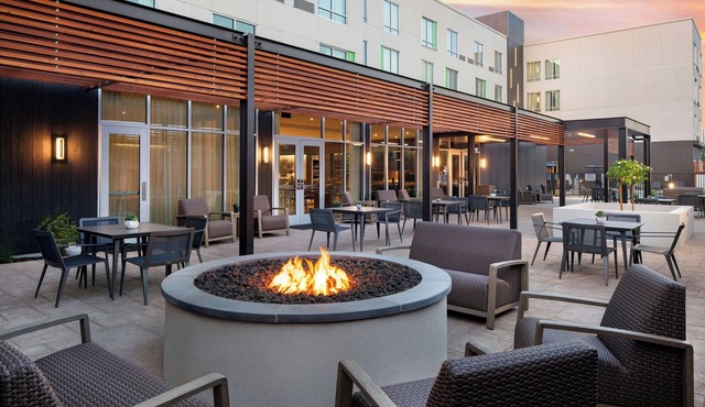 Courtyard by Marriott Fresno Clovis