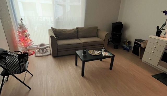 Cozy 1-bedroom apartment with AC in perfect Los Angeles location
