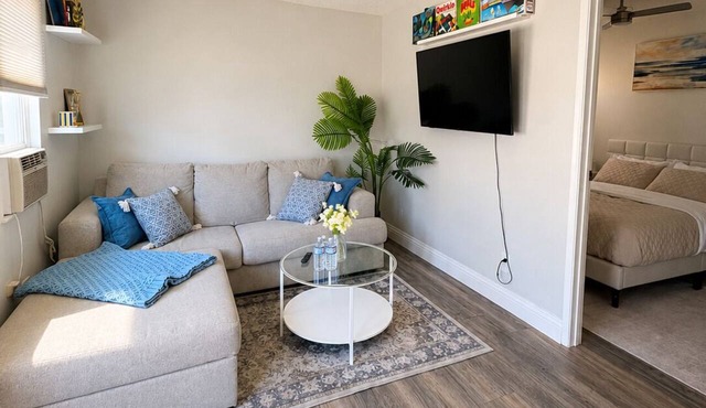 Cozy 1BR Guest House Private Patio & BBQ
