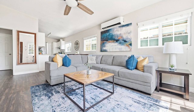 Cozy 2BR Front House - Near SoFi LAX Beaches - Sleeps 5