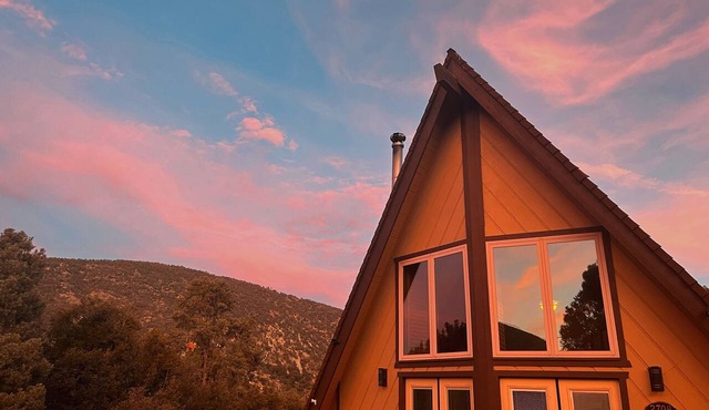 Cozy 3-bedroom cabin in lovely Pine Mountain Club