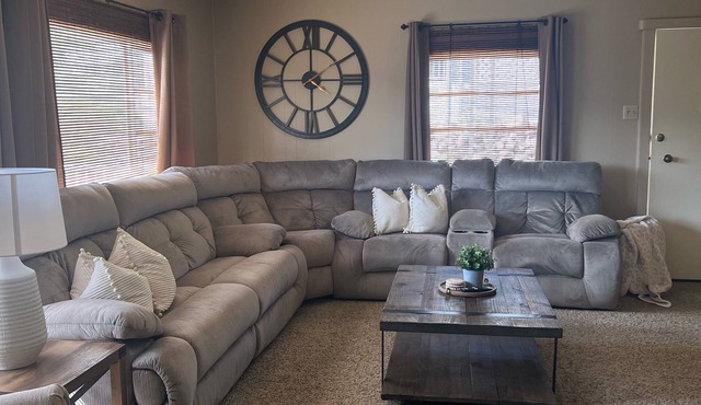 Cozy 3 bedroom home with lake view