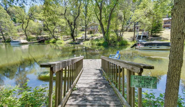 Cozy Cabin on the Cove, Large Deck & Private Dock