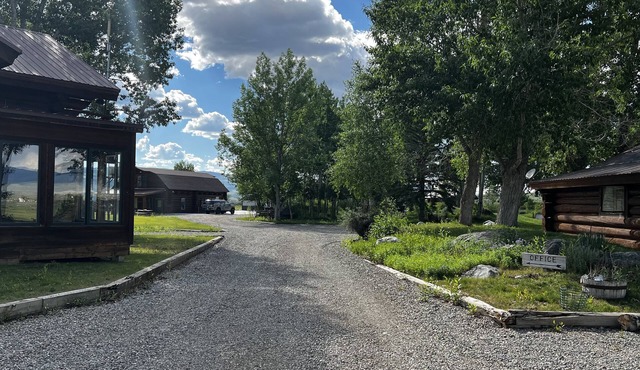 Cozy cabin that sit's on 100 acres right outside of Kremmling Co in Kremmling
