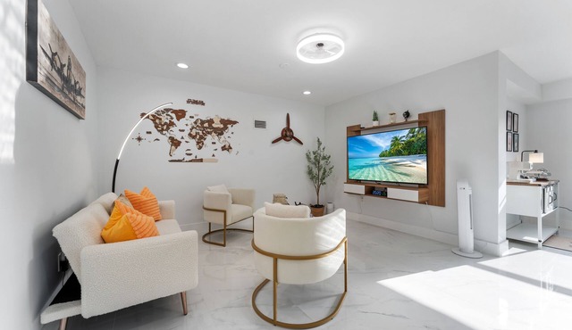 Cozy, Centric, Private & Spacious 1/1 Guest House w/AC & WiFi in Miami Springs in Miami Springs