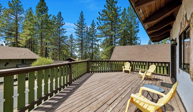 Cozy Chalet Retreat in South Lake Tahoe - Near Heavenly Ski Resort mv12