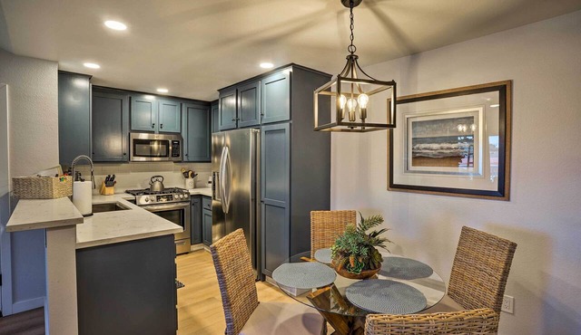 Cozy-Chic Condo: Walk to Beach & Park!