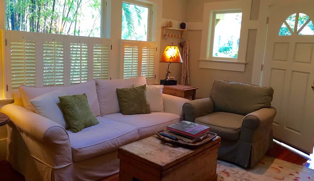 Cozy Fairfax Craftsman-era Bungalow