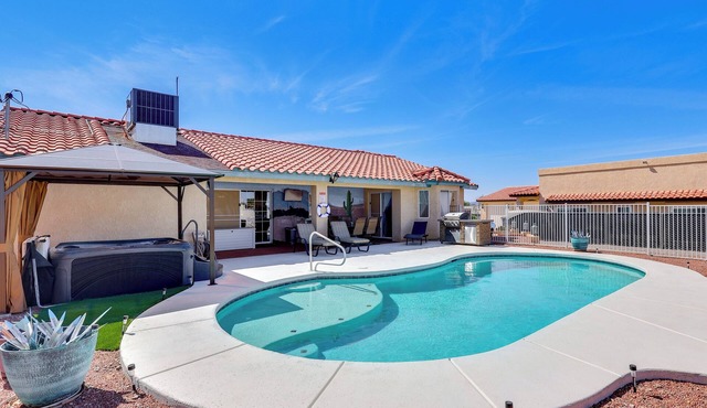 Cozy Lake Havasu City Home - Pool and Hot Tub