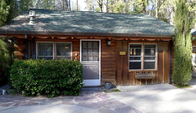 Cozy Log Cabin Rental with a Hot Tub near Nevada City, California
