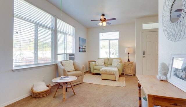 Cozy Oak View Getaway ~ 5 Mi to Ojai Valley!
