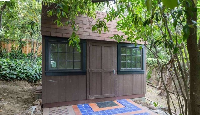 Cozy Private Cottage in Oakland Hills, Great Street Parking.