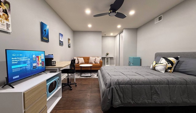 Cozy private entrance studio w/Golf Course View