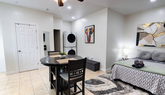 Cozy studio in fantastic Tulare with WiFi access