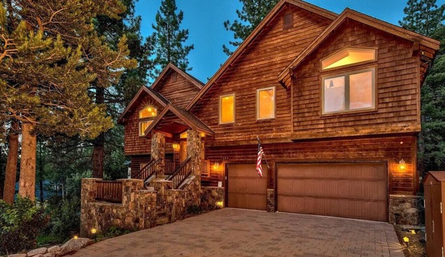 Cozy Tahoe Alpine Lodge