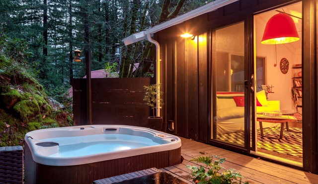 Cozy Wooded Cottage of Guerneville