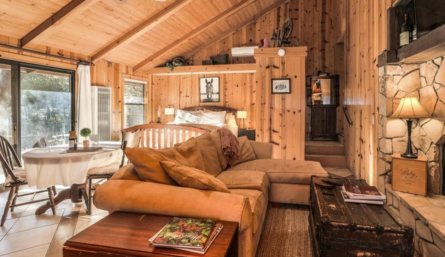 Creekside King Suite + Patio on Vineyard