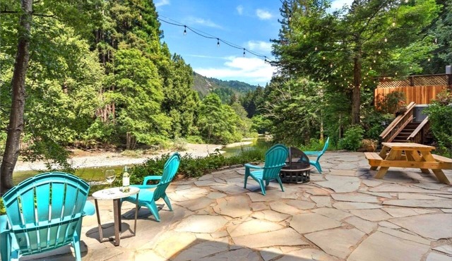 Creekside Swimming Hole HotTub Russian River Dog-OK -Cozy Creek Cabin