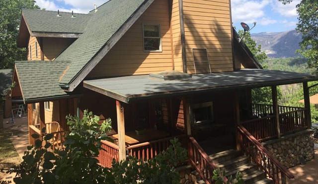Custom Home with Spectacular Mountain Views and Separate Cabin on property