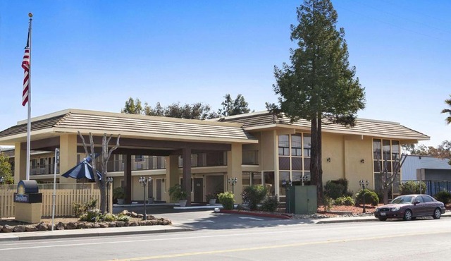 Days Inn by Wyndham Gilroy