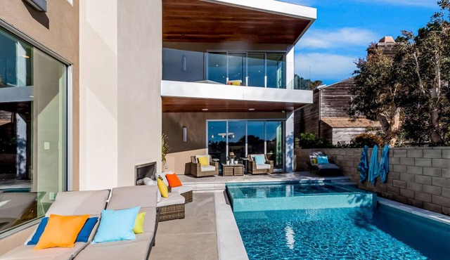 Del Mar Retreat w/Ocean Views, Outdoor Pool, Rooftop Deck, Near Beaches & Trails in Del Mar