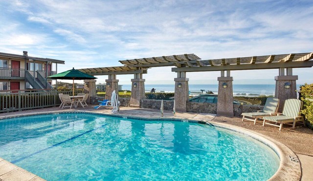 Deluxe King at Cavalier Resort | Swimming Pools, Dining & Near Hearst Castle