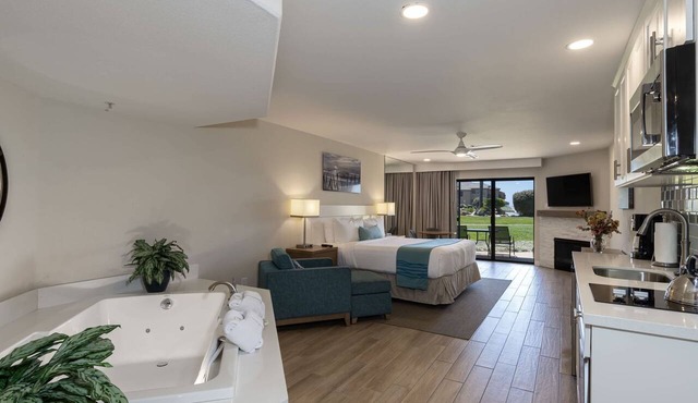 Deluxe Spa Suite-Ocean View-Allergy Friendly!