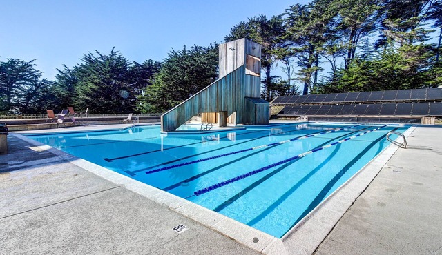 Dog-Friendly Cabin w/Ocean View, Private Hot Tub & BBQ, and Access to Pools