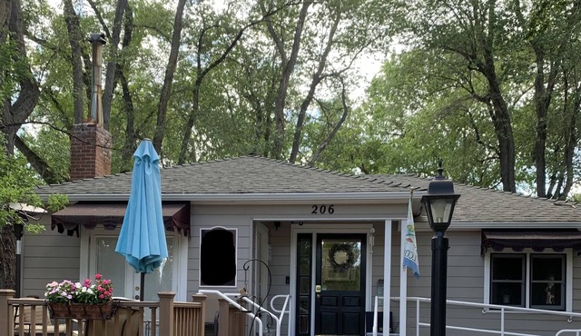 Downtown Westside Cottage