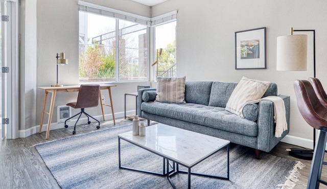 Dreamy Emeryville 1BR w/ Gym, Pool, Parking, 15 min to SF, by Blueground