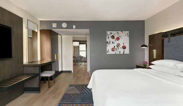Embassy Suites by Hilton Los Angeles Downey