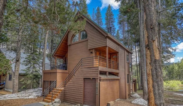 Enchanting River Cabin