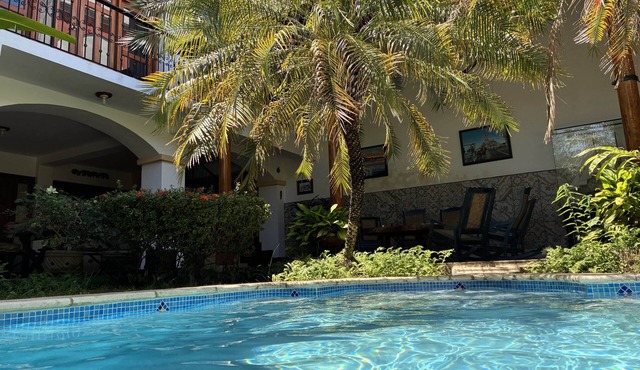 Enjoy Central District Colonial House 'La Gran Sultana' + pool in Granada