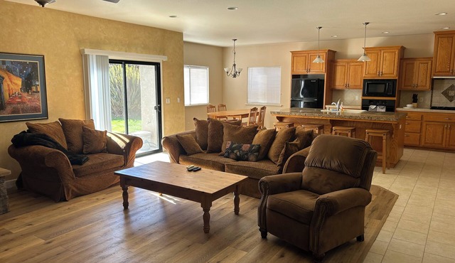 Entertaining 4-bedroom house in Santa Maria with room to spread out