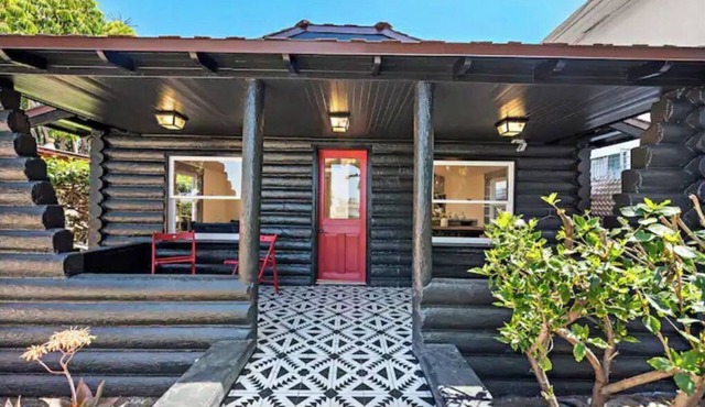 Entire Cabin, 2 Blocks to Water with Ocean Views!