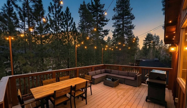 Evergreen Getaway - Pet Friendly in SLT w Hot Tub