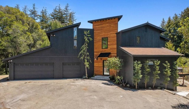 Exclusive Modern Retreat- The Johanna House