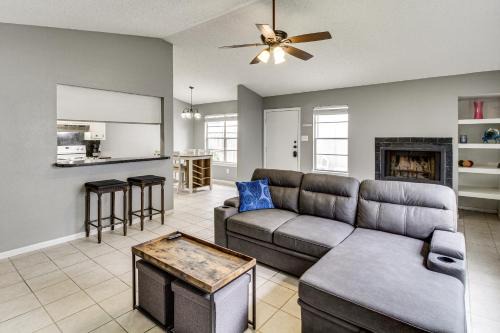 Explore Corpus Christi! Home w/Patio Near Gardens in Corpus Christi