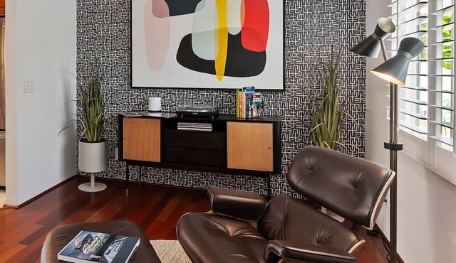 Exquisite 2BR/2BA w/pool, spa, gourmet kitchen