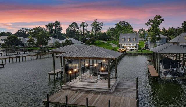 False River Waterfront - Pets - Fire Pit - Porch in Ventress