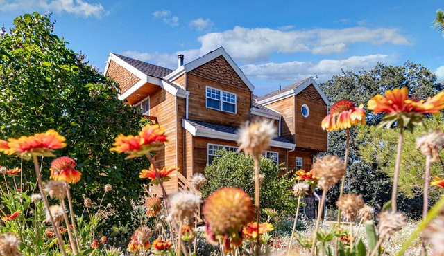 Family Cabin Retreat, Hot Tub, Game Room and More!