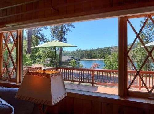 Family Cabin with Private Dock and Sleeps 11