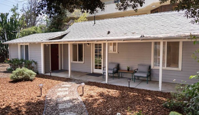 FIFA World Cup - UPDATED 1BR *HOUSE* in GLENDALE with PRIVATE FENCED YARD (p55)