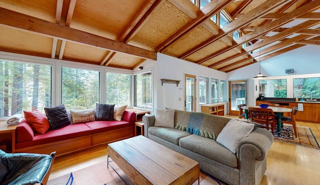 Forested home with deck & grill near the Lodge, dogs welcome